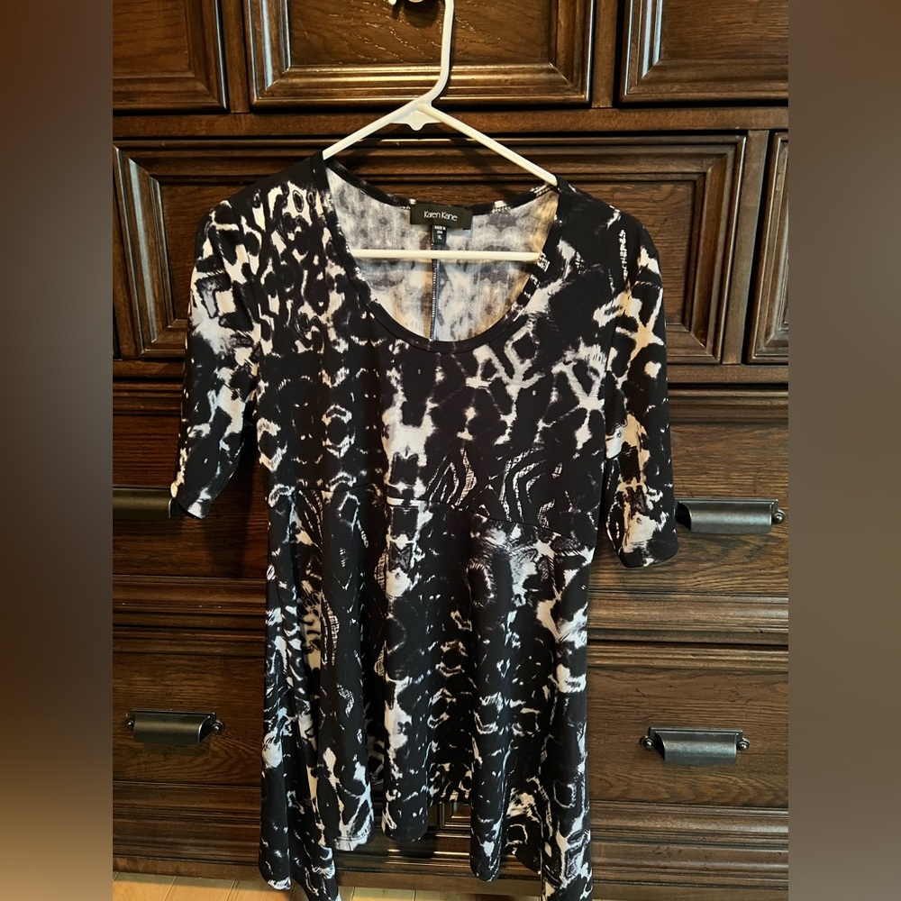 Karen Kane asymmetrical tunic top